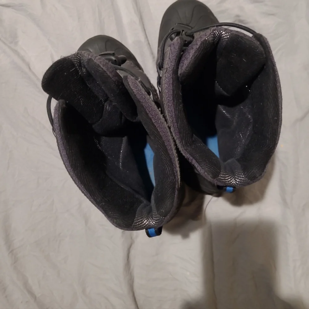 Columbia Womens Size 7 Waterproof 200 grams‎ Winter Snowboots.